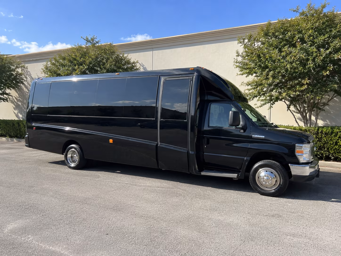 Ellicott City Winery Tour & Pub Crawl Transportation